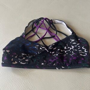 Lululemon size 4 sports bra